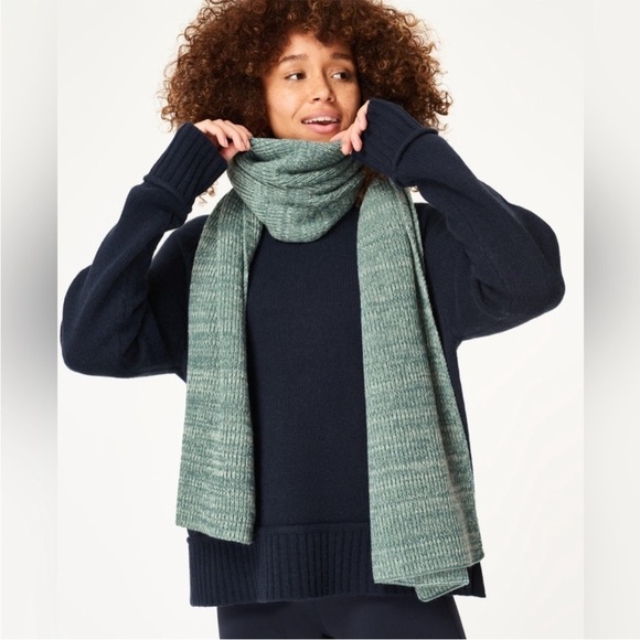New Sweaty Betty Textured Knit Scarf Merino Wool Blend in Tile Green - Picture 1 of 5